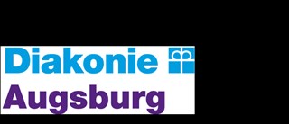Das Bild zeigt das Logo der Diakonie Augsburg in den Farben hellblau und dunkelviolett. Rechts daneben wird ein symbolisierter Kirchturm gezeigt. 